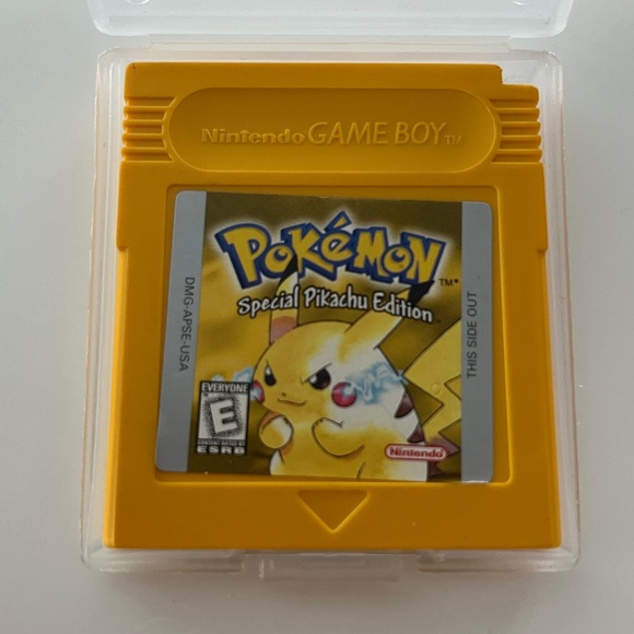 AUTHENTIC Pokemon Yellow Pikachu Edition Nintendo Game Boy